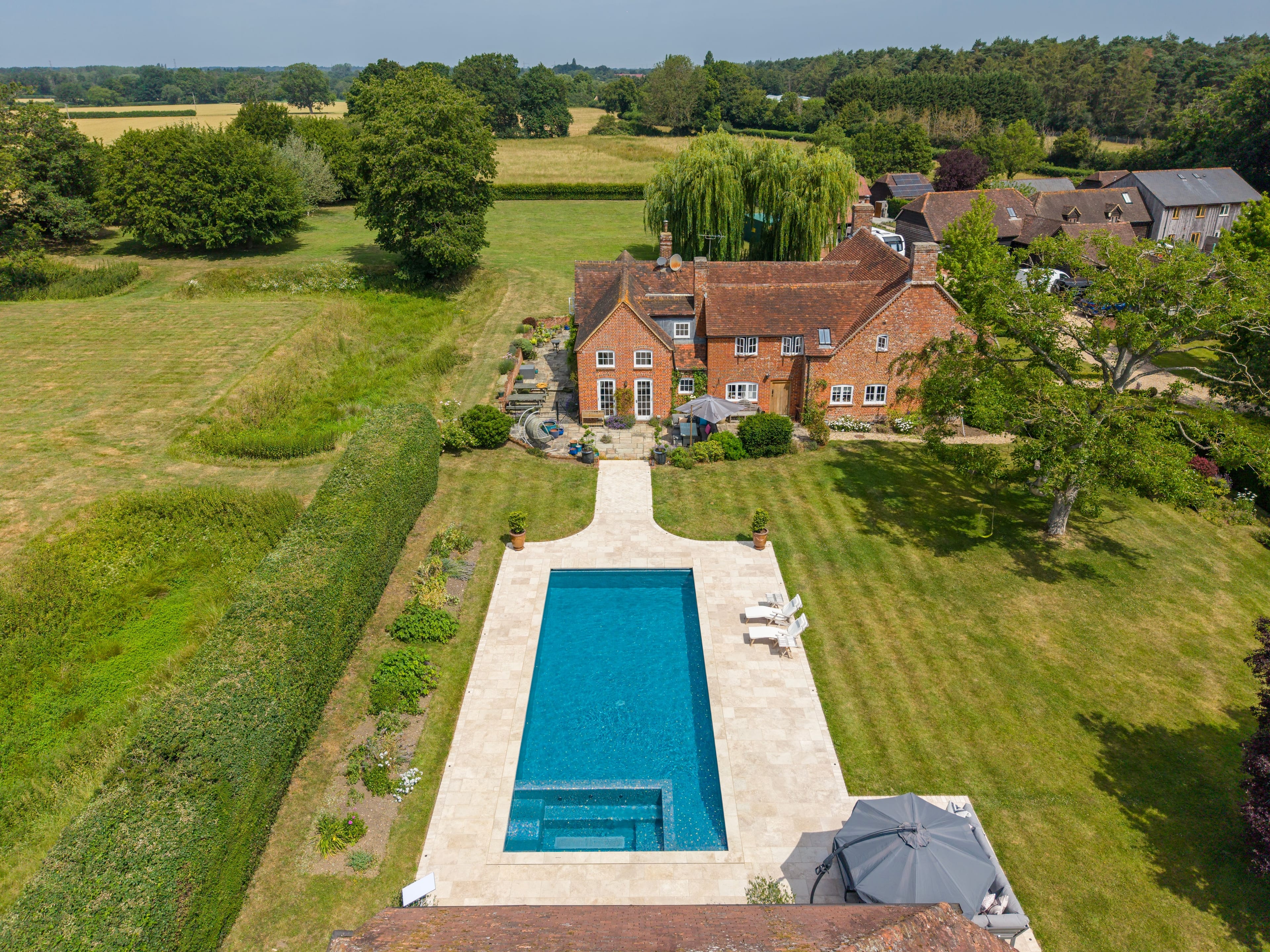 Caufaude Manor aerial view
