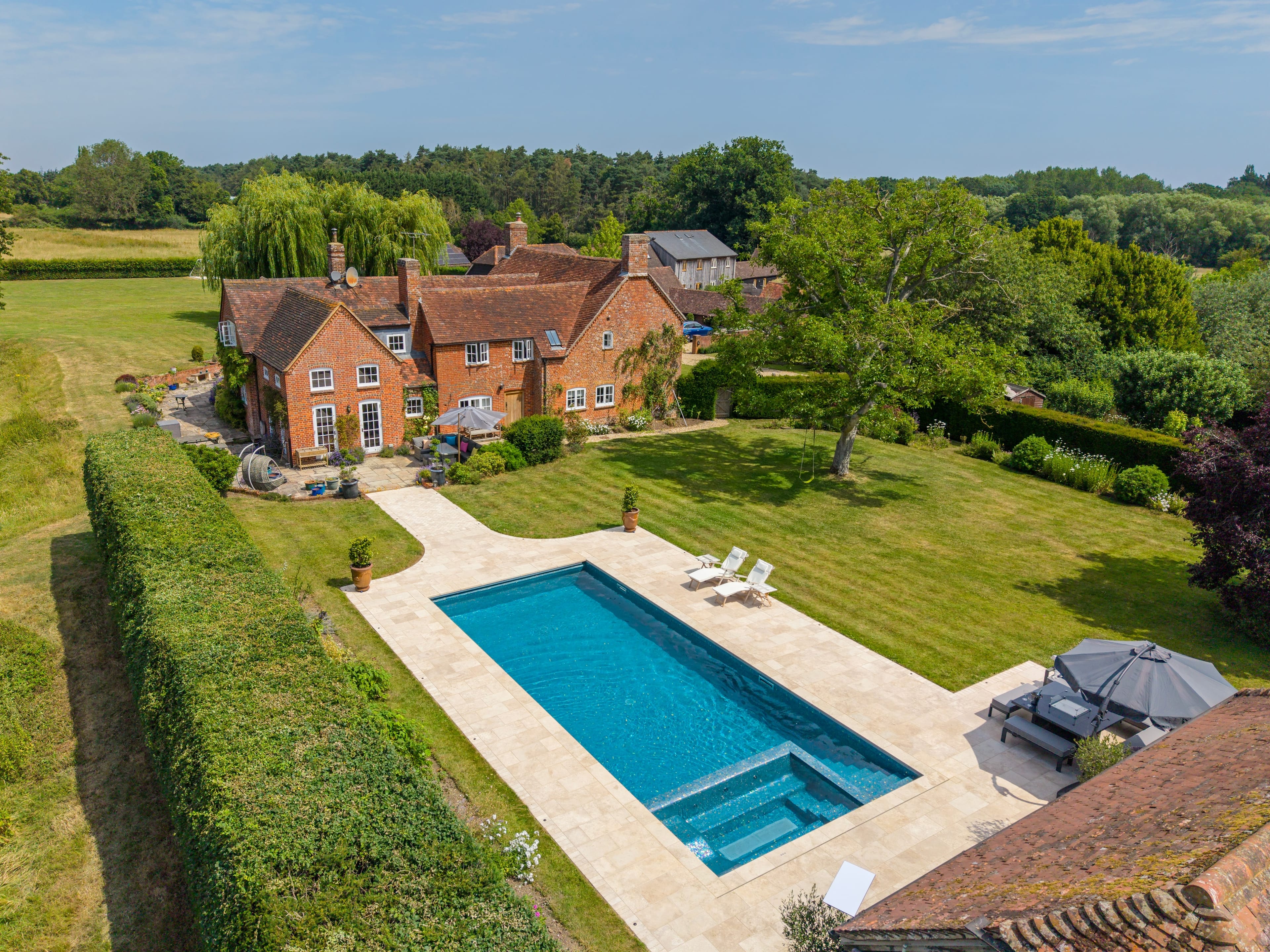 Caufaude Manor aerial view